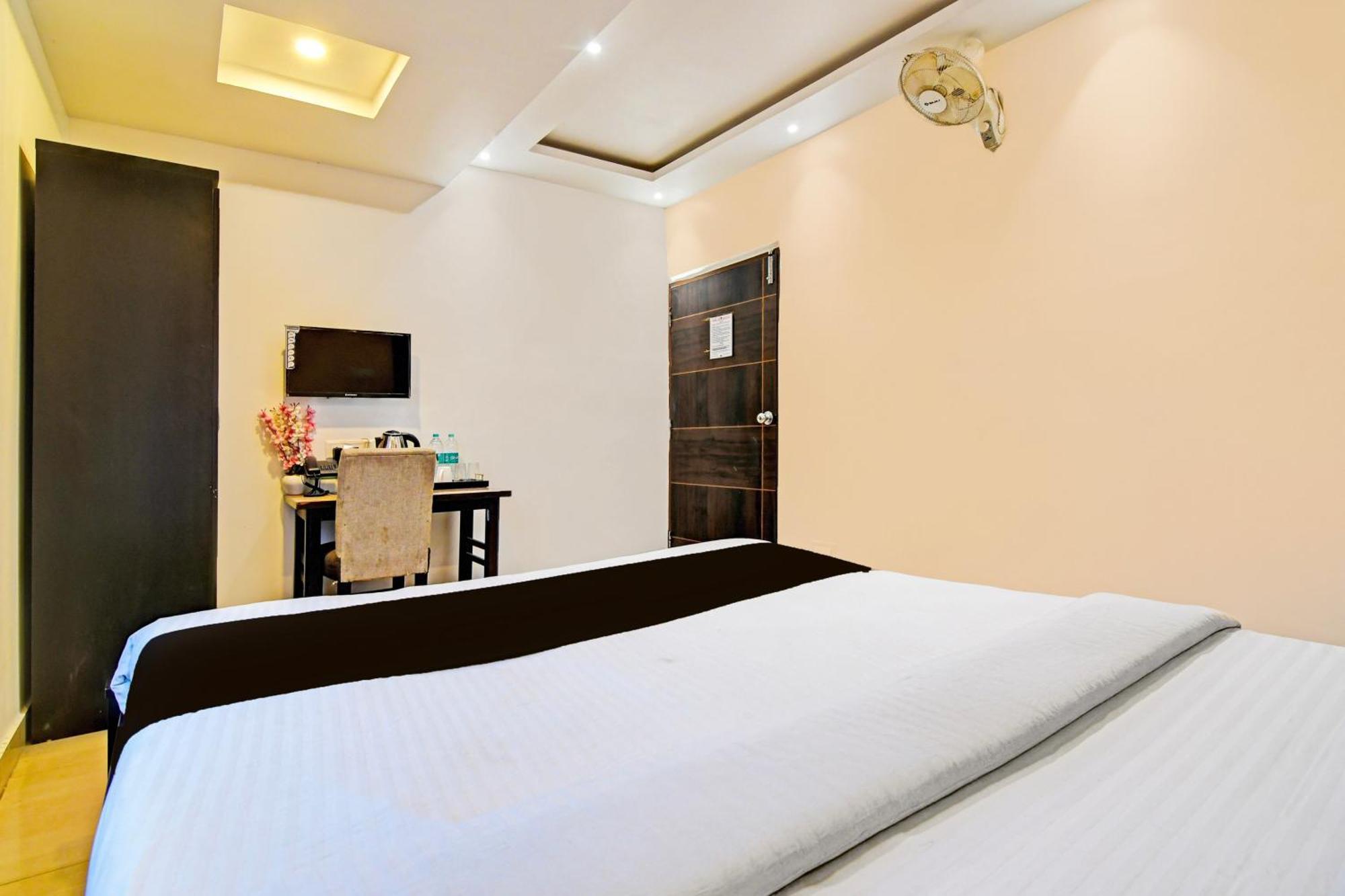 Super Hotel O Baguiati Nager Bazaar Exteriér fotografie