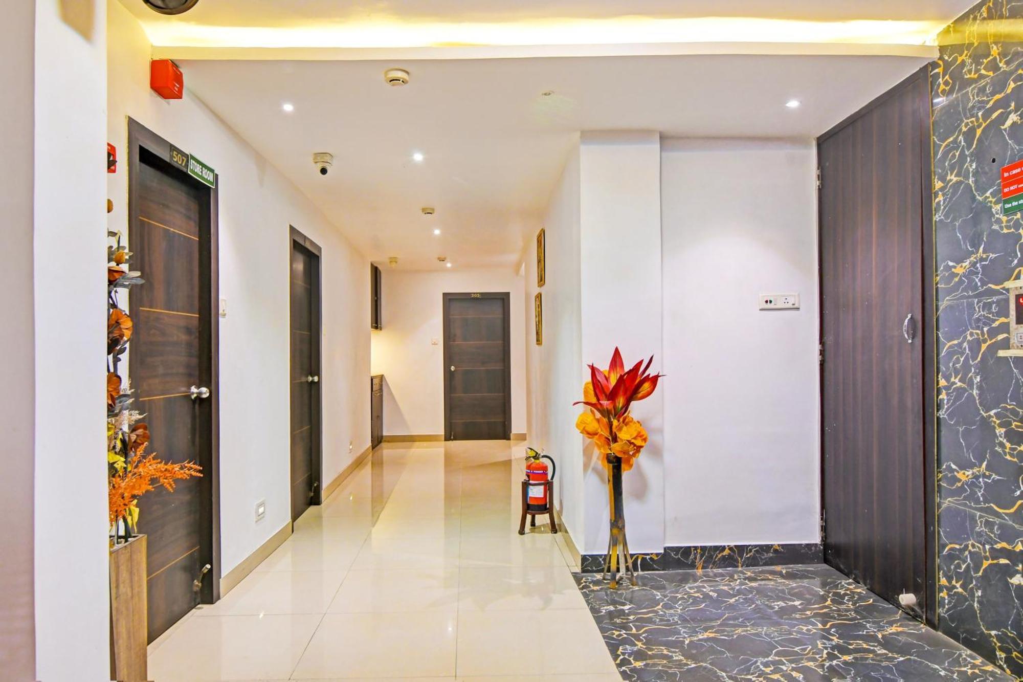 Super Hotel O Baguiati Nager Bazaar Exteriér fotografie
